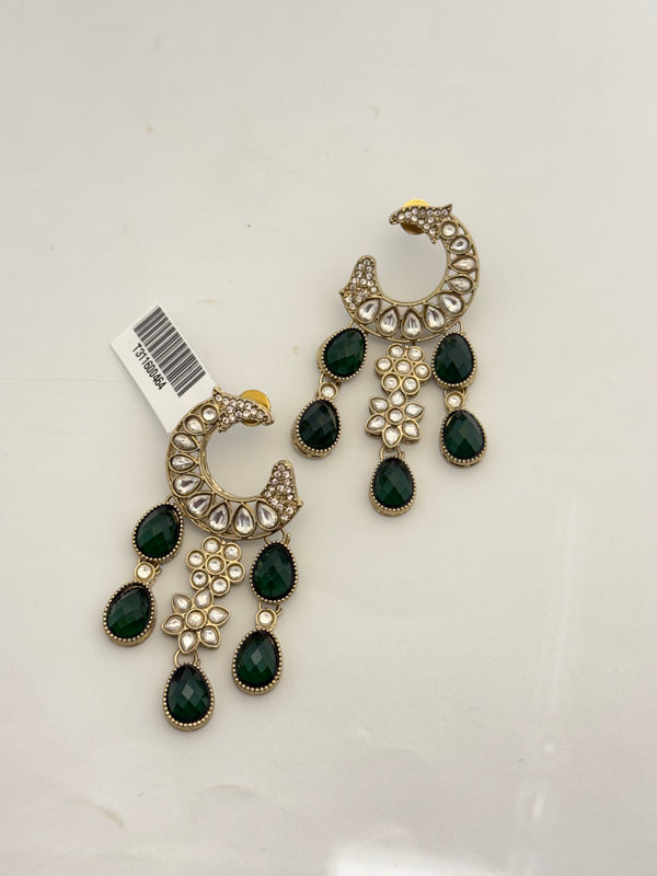 DIVA MOISSANITE EARRING