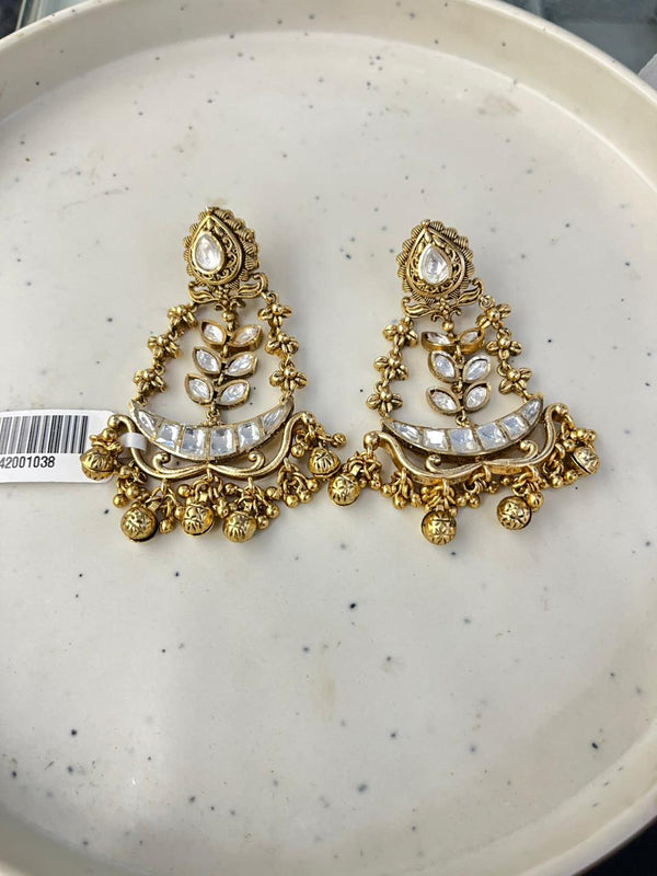 ANTIQUE EARRING