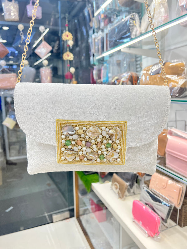 PEARL BLOOM PURSE