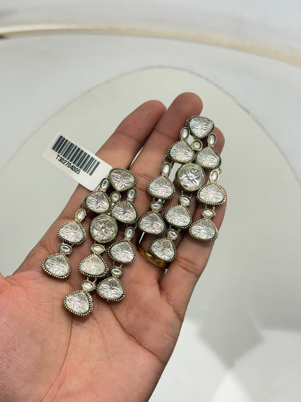 SARA EARRINGS