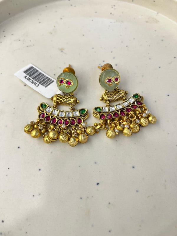 ANTIQUE EARRING